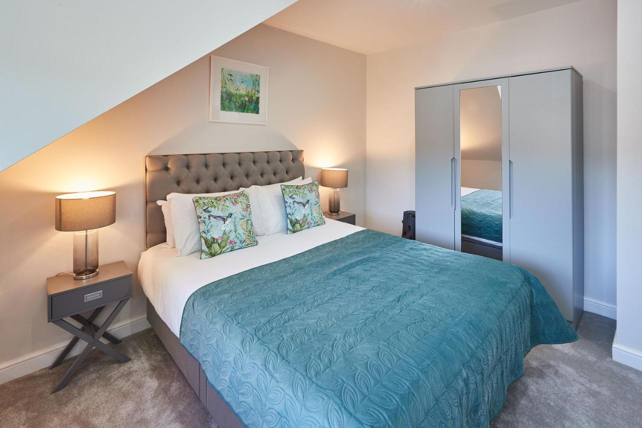 Host & - The Loft @ The Regency Apartment