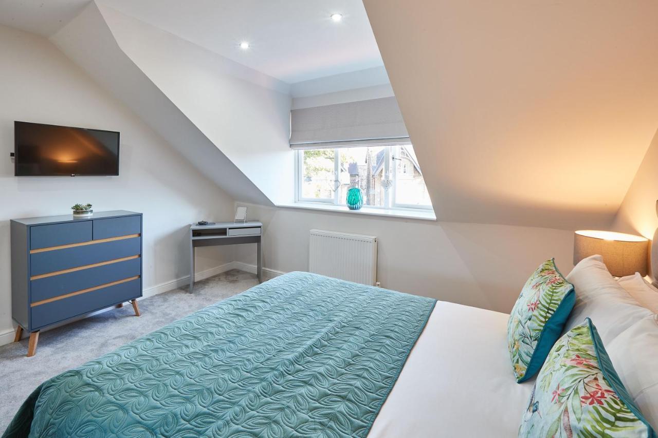 Apartment Host & - The Loft @ The Regency